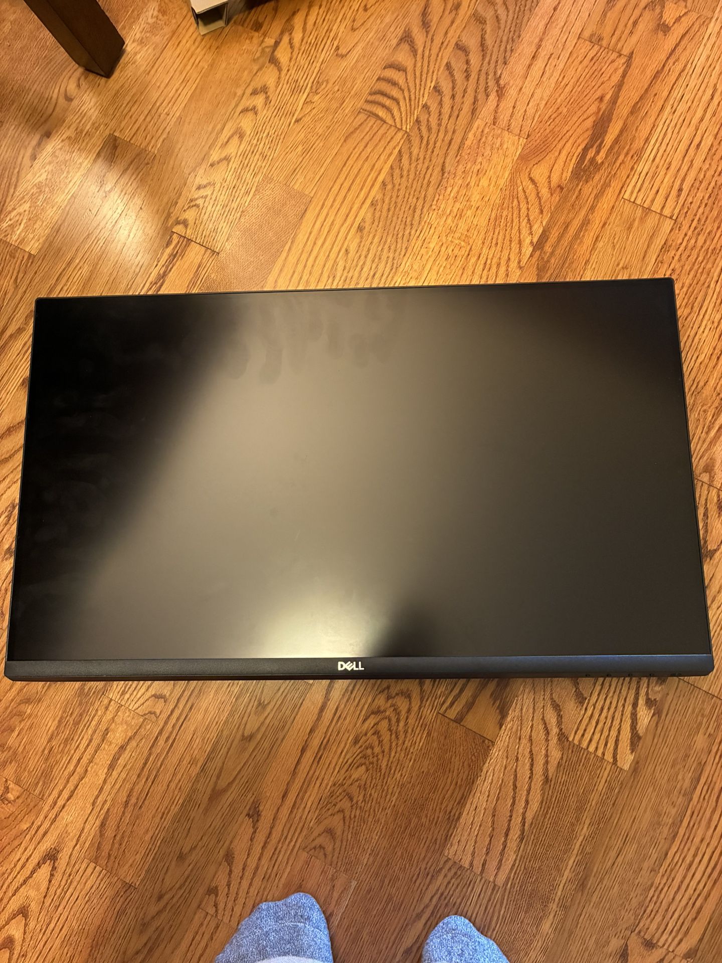 Dell 27” Monitor (E2724HS) – Excellent Condition