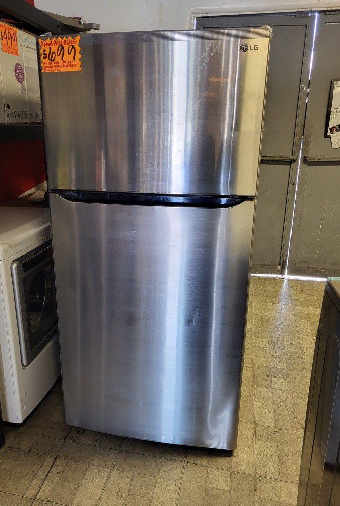 LG Top Freezer Refrigerator 33