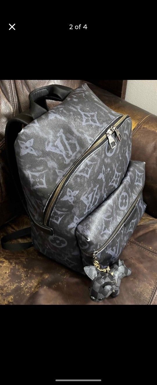Loui Vuitton Discovery Backpack