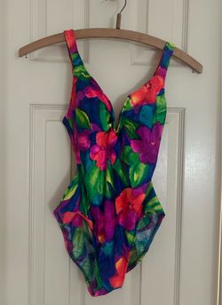 Sessa Shelf Bra 1 piece swimsuit size 6 brand new