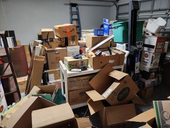 Free moving boxes and packing material