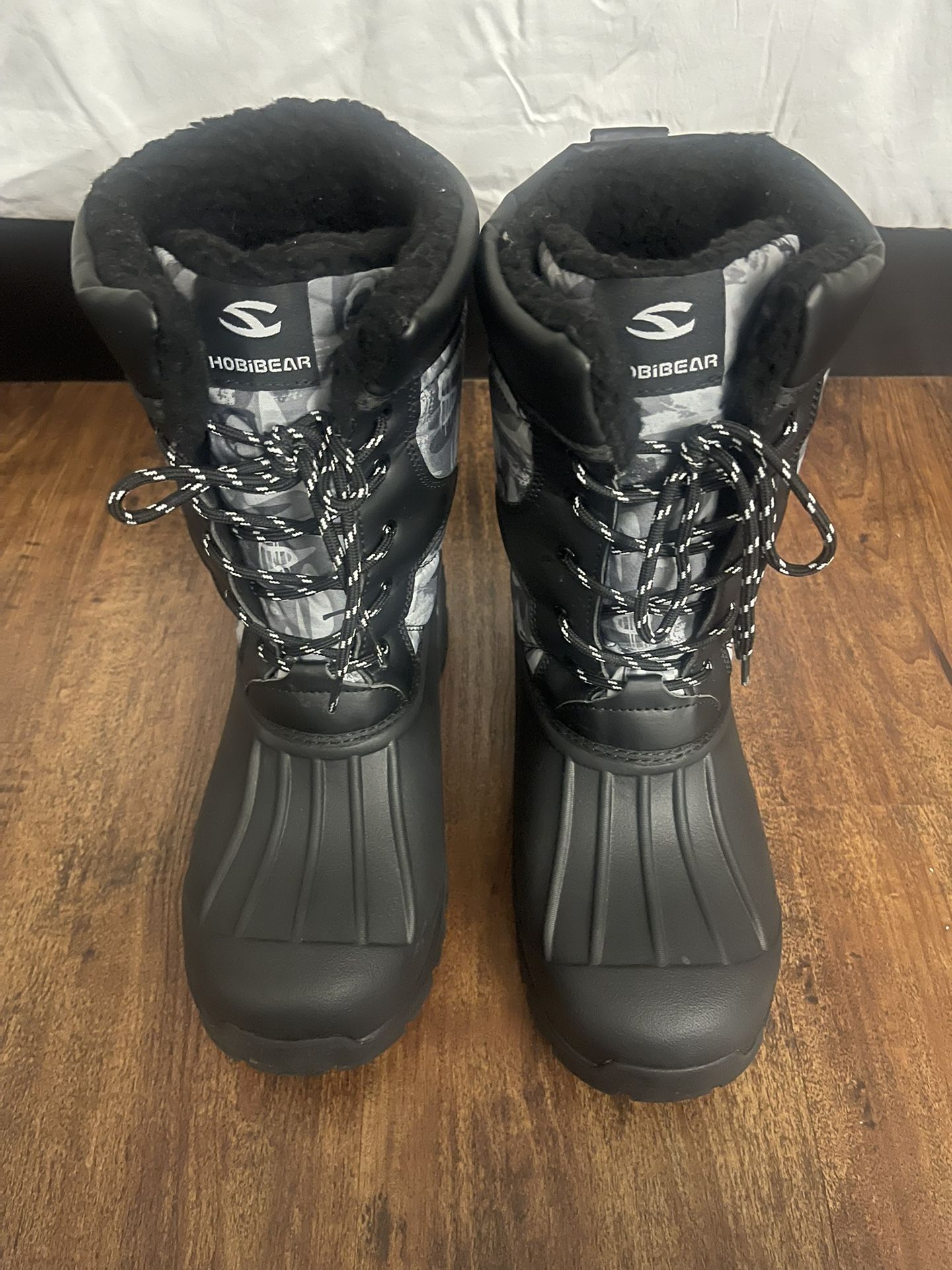Boys Waterproof Insulated Snow Boots – Size 8 (Excellent Condition)
