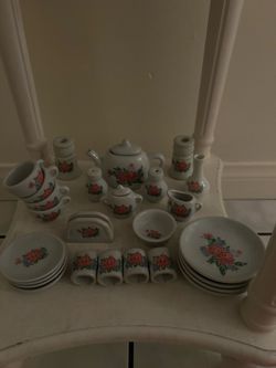 Vintage Mini Ceramic Tea & Kitchen Set with Rose Design – Dollhouse/Miniature