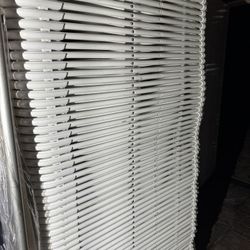 Comseat White Folding Chairs 