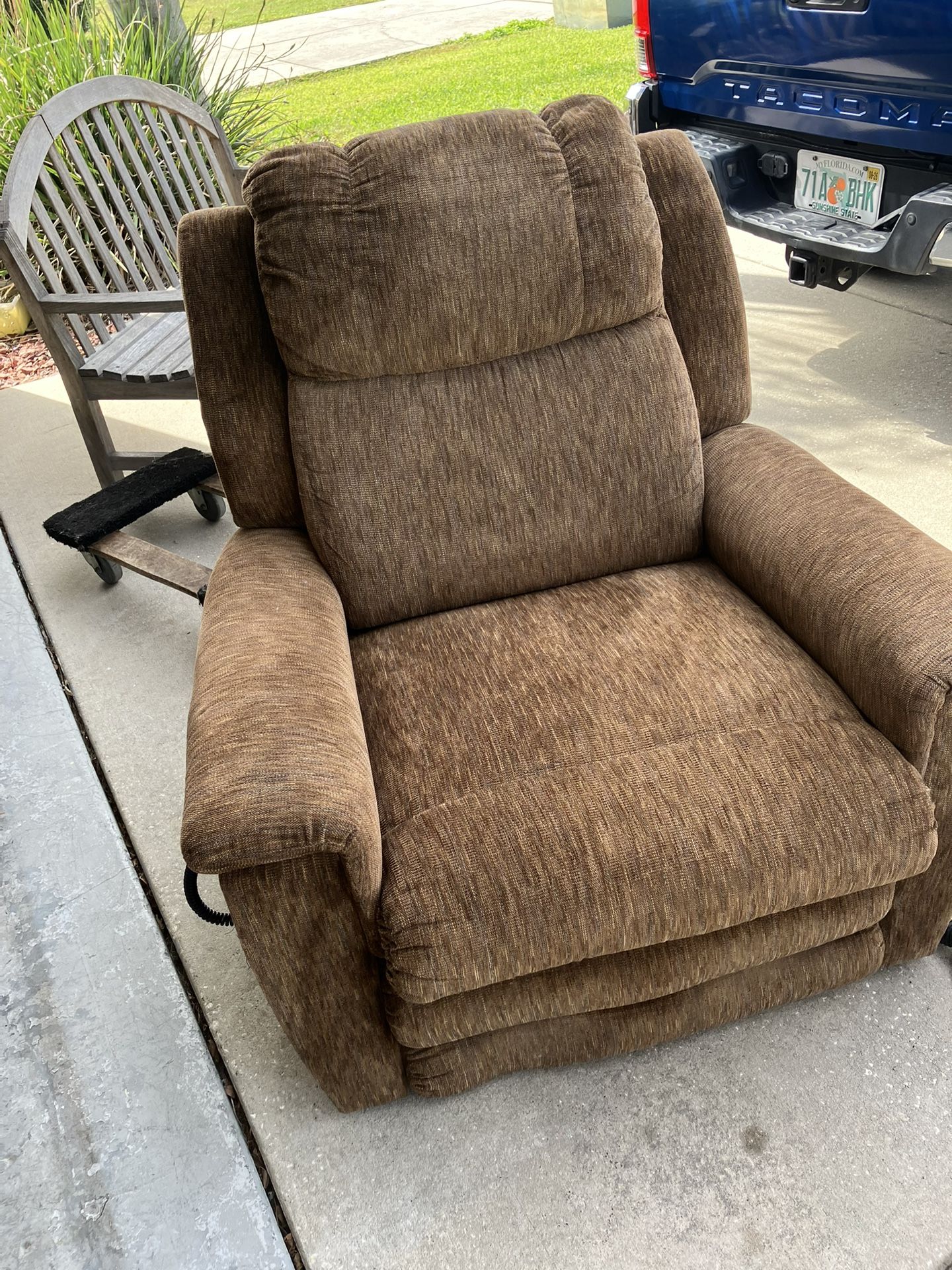 Lift Chair/ Recliner