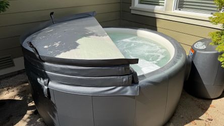 Soft tub resort 300 portable Hot tub.