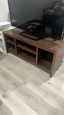 TV Stand/ Organizer