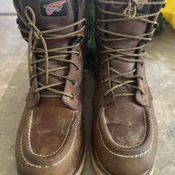 Red Wings Boots • Size 8 Men’s 