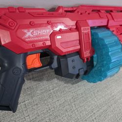 X-SHOT /NERF GUN