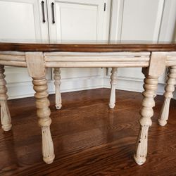 Coffee Table☄️Read for FREE Offer☄️Vintage ~ 100% Wood w/ Scalloped Edge & Spindle Legs