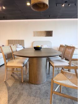 Modern Dining Table Set – Solid Oak + Rattan FREE local Delivery 🚚