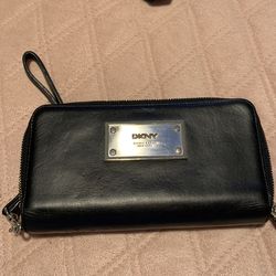 DKNY New$25