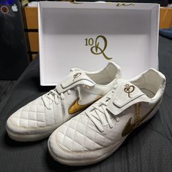Nike Tiempo Legend SE Indoor (Ronaldinho Touch of Gold)