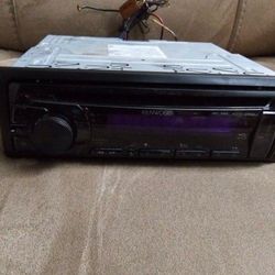 Kenwood Mp3 Car Stereo Model  kdc-252u $50