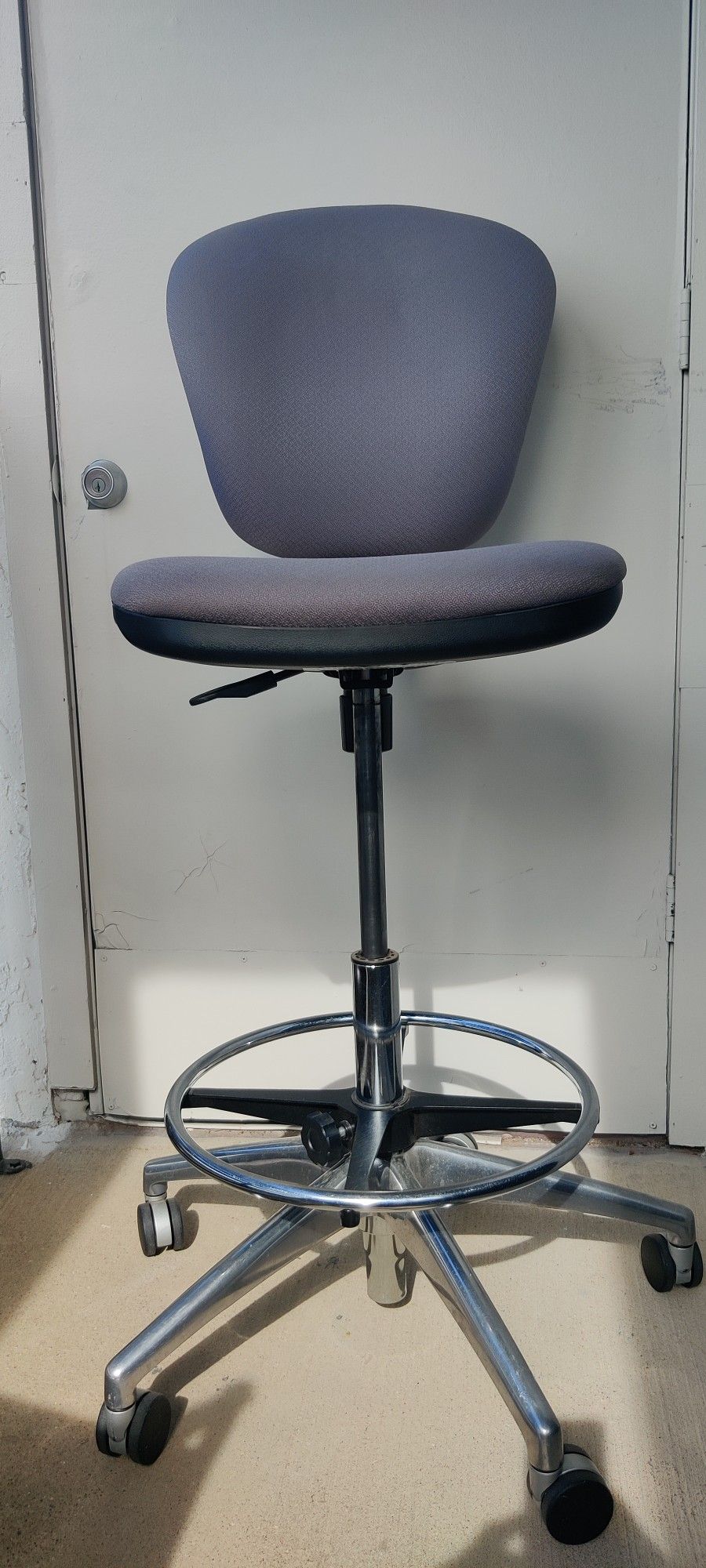 Safco SAF3442GR Metro Extended Height Swivel/Tilt Chair, 22-33" Seat Height, Gray/Fabric Ergonomic