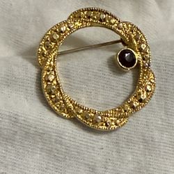 Vintage Gold Tone Circle Red Garnet Flower Brooch Pin