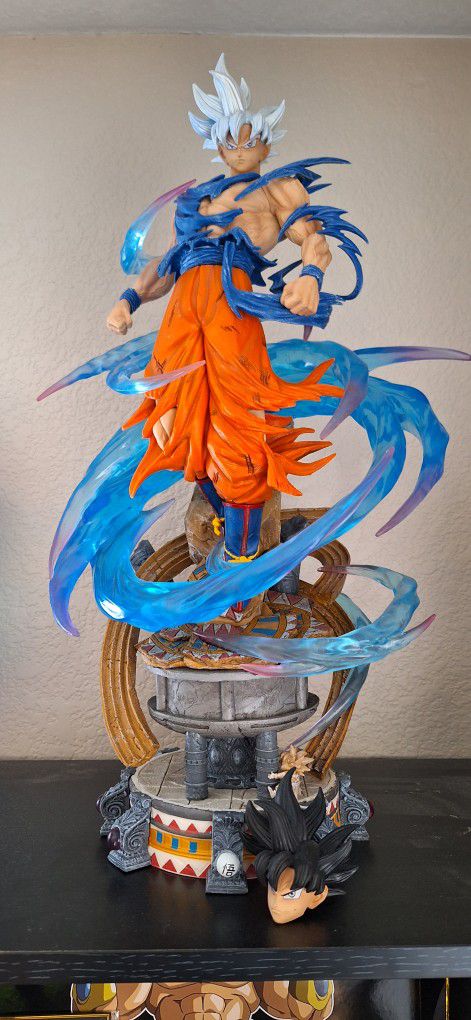 Goku MUI Statue 