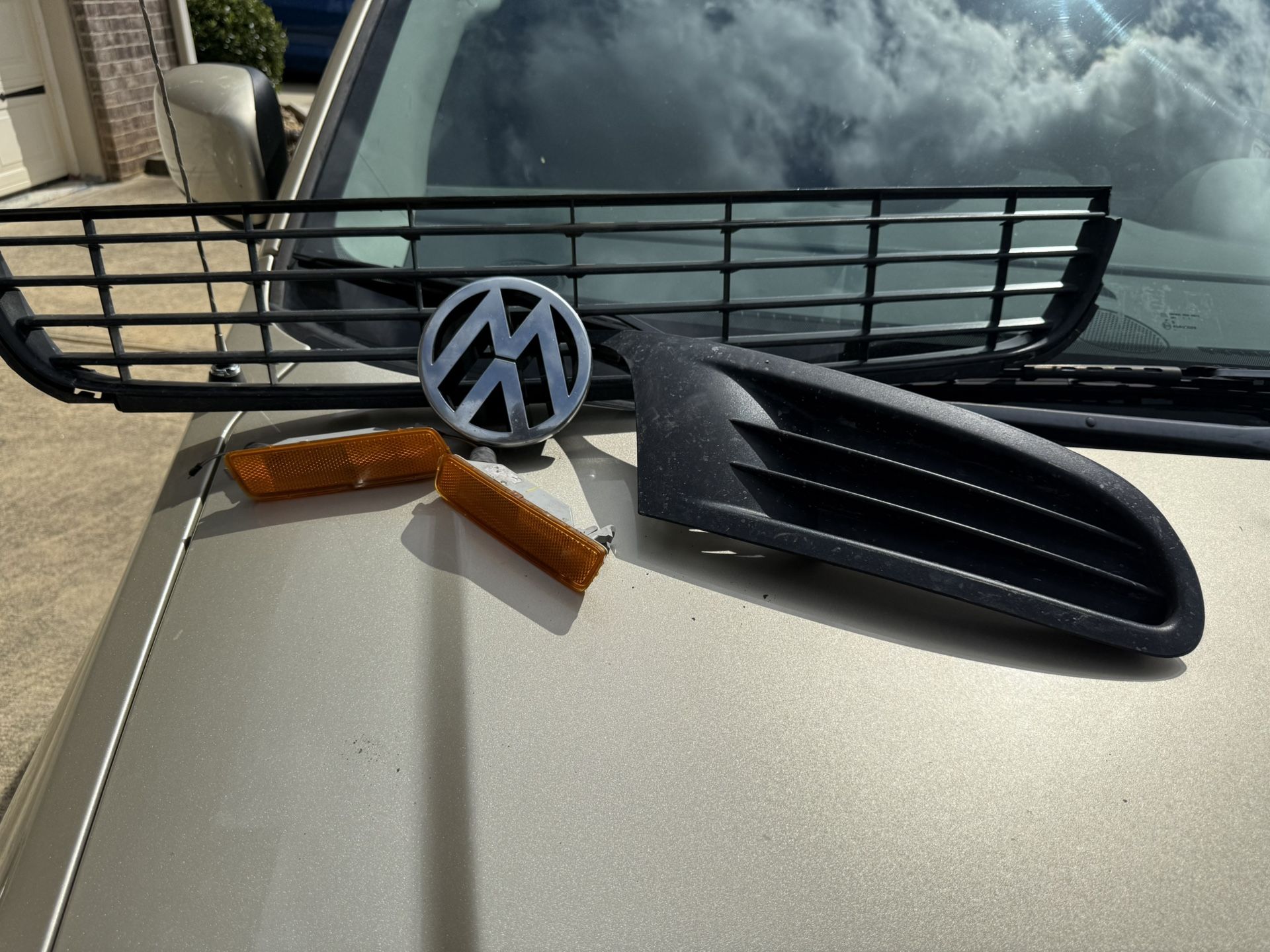 2013 Volkswagen Passat Grille 