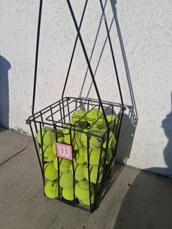 TENIS BALLS