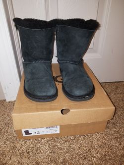 Uggs size 12 girls bailey bow boots