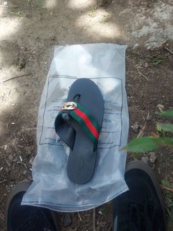 Gucci flip flop