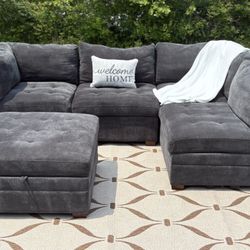 Thomasville 5 piece Sectional with Storage Ottoman Set