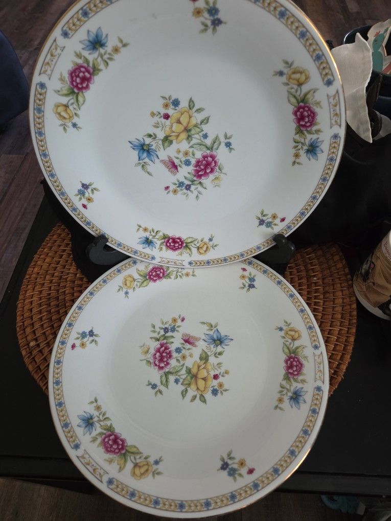 Vtg Liling Fine China Yung Shen, "Ling Rose" Pattern Dinner Plates