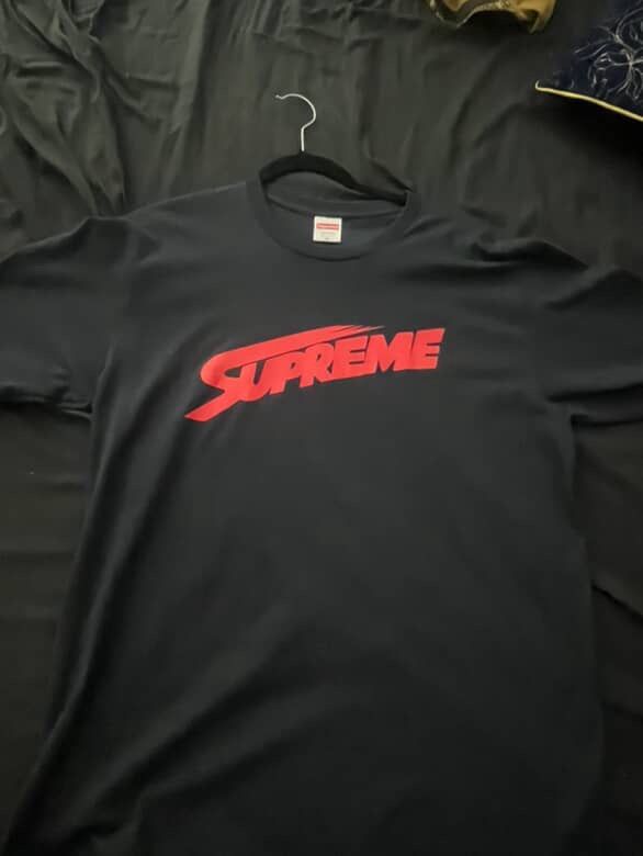 Supreme T-shirt Size Medium 