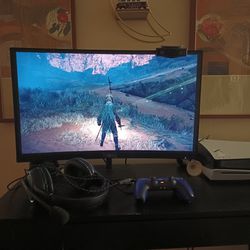 Gaming monitor Curved, PS5, Two Remotes, PS5 Camera. 