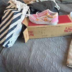 Brand New Van Shoes (Size 7)