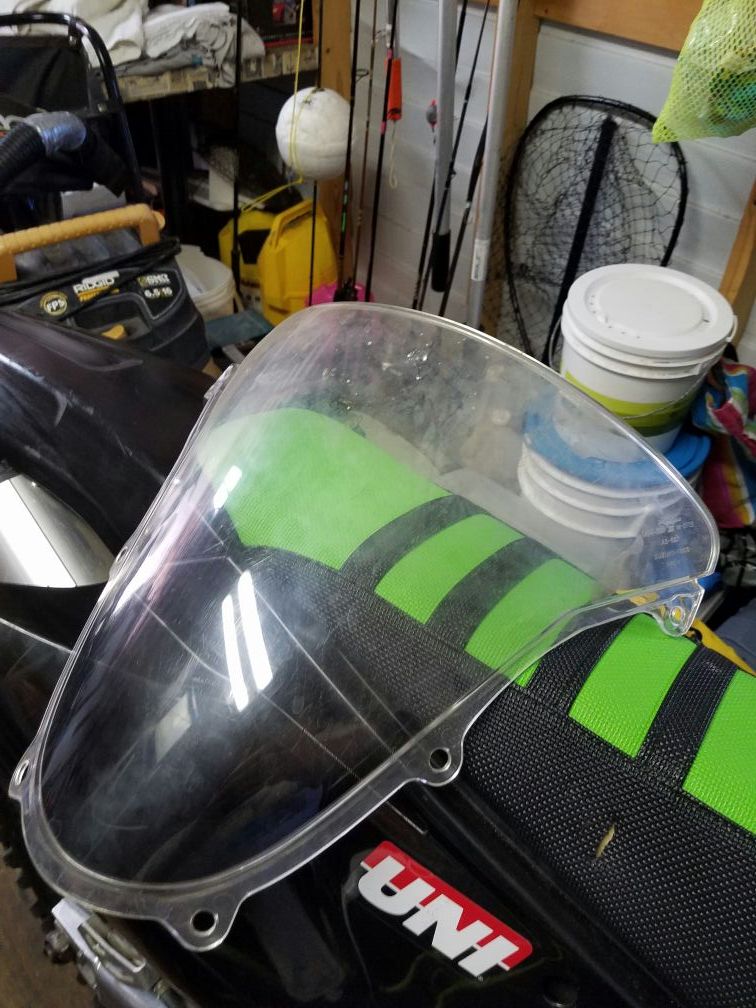 Suzuki GSXR wind screen came off a 2000 gsxr750. If interested call or text Jerrod at (REMOVED)