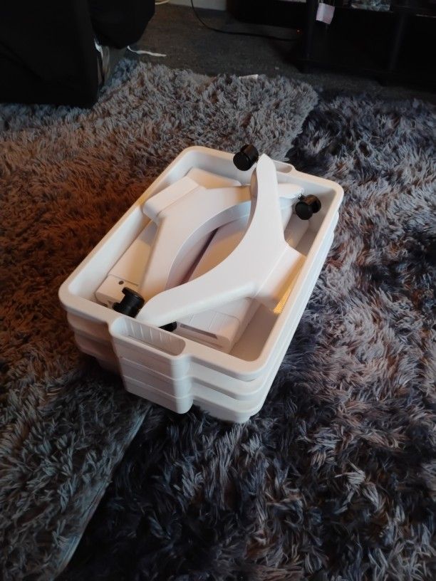 White 3 Tier Storage For Kitchen Or Bathroom Or Bedroom Good Condition. For Free