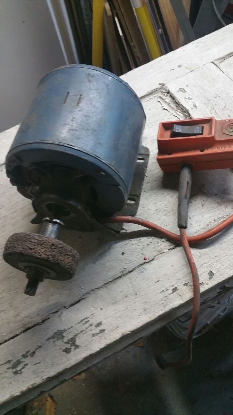 Bench grinder