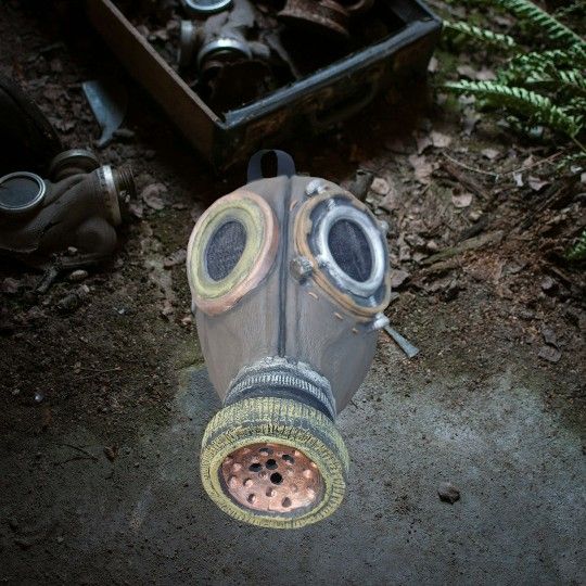 Spirit Halloween Steampunk Brown Gas Mask Costume Scary Spooky Hazmat Edgy