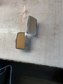 1(contact info removed) BMW 2002 Rear Door Ash Tray