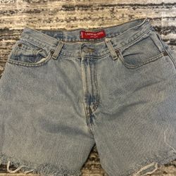 Levi’s mid shorts 650 jean