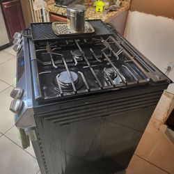 Samsung Smartthings Gas Stove  2yrs Old 