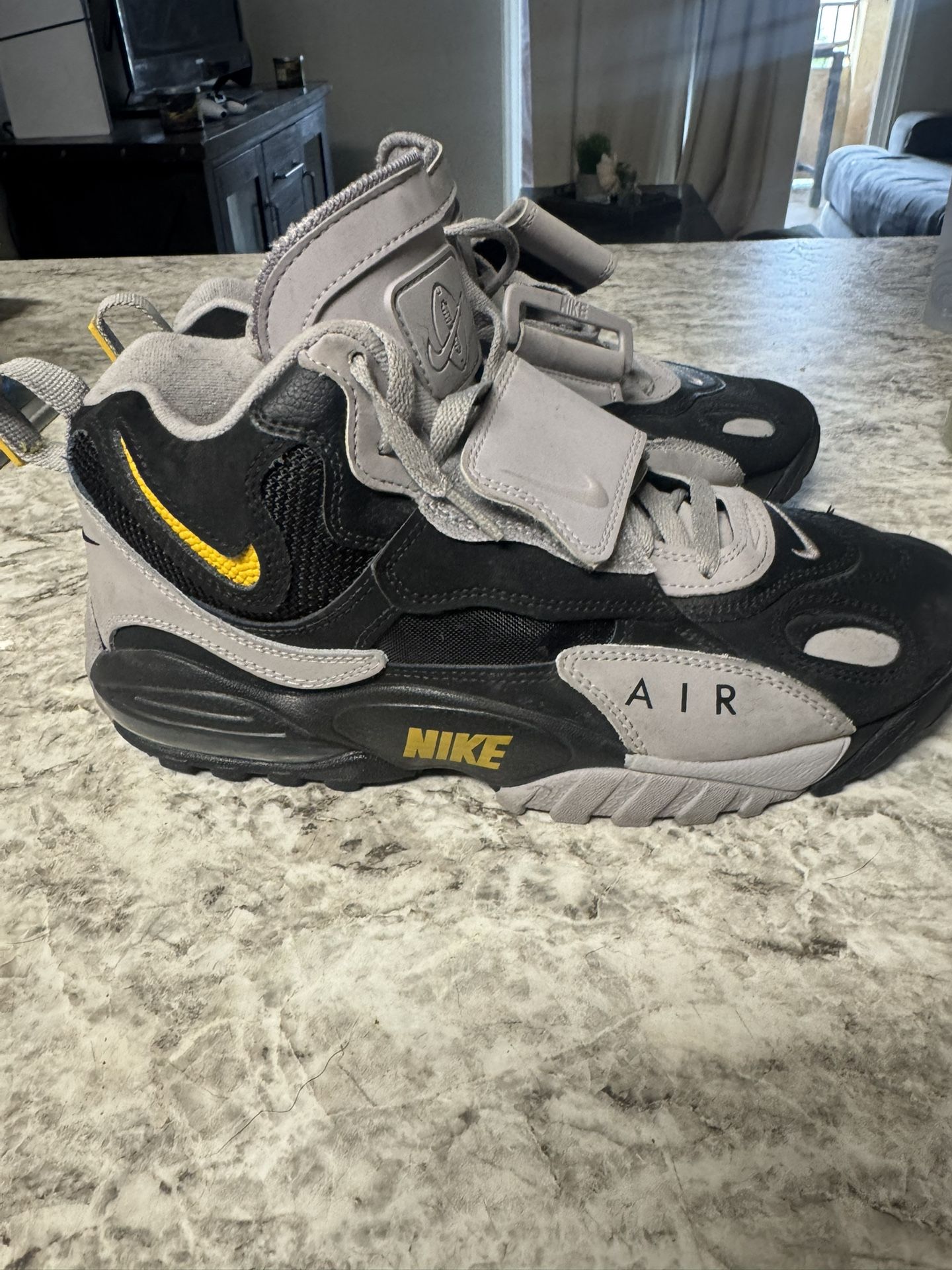 Nike Air Max Speed Turf Black/Gray/Yellow – Great Condition (Worn Twice)