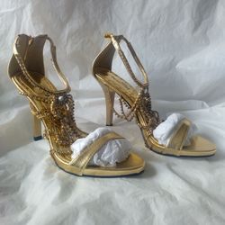 Wild Rose Shoes Heels Size 6.5 Gold