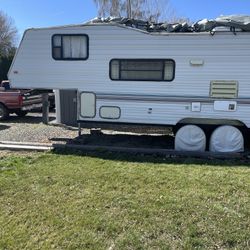 1995 Nomad 5th Wheel 