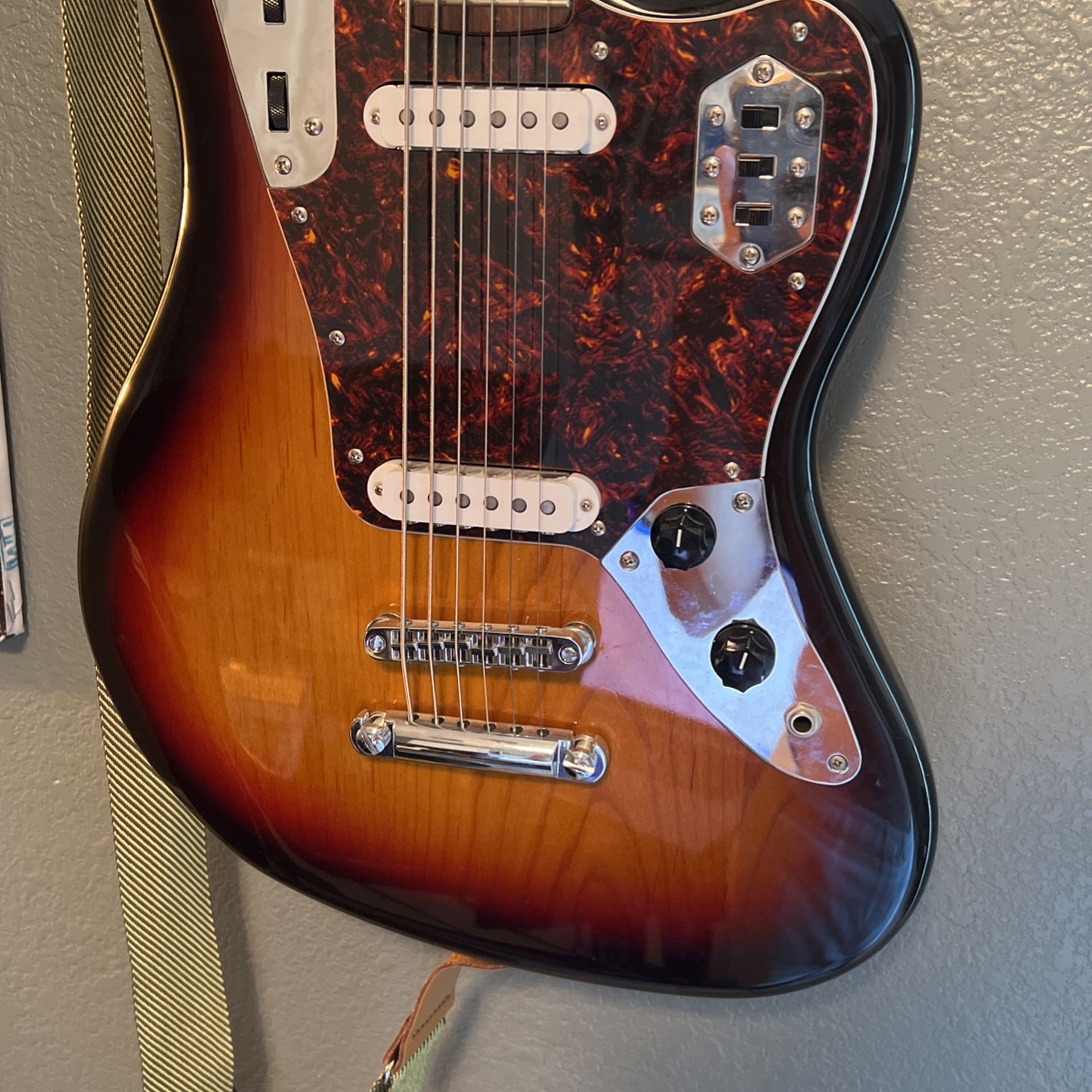 Fender Jaguar Baritone Custom Guitar