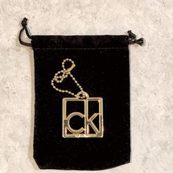CALVIN KLEIN SQUARE CK LOGO GOLD TONE BAG CHARM / KEYCHAIN