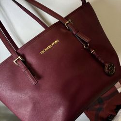 Michael Kors Jet Set  medium top-zip tote bag