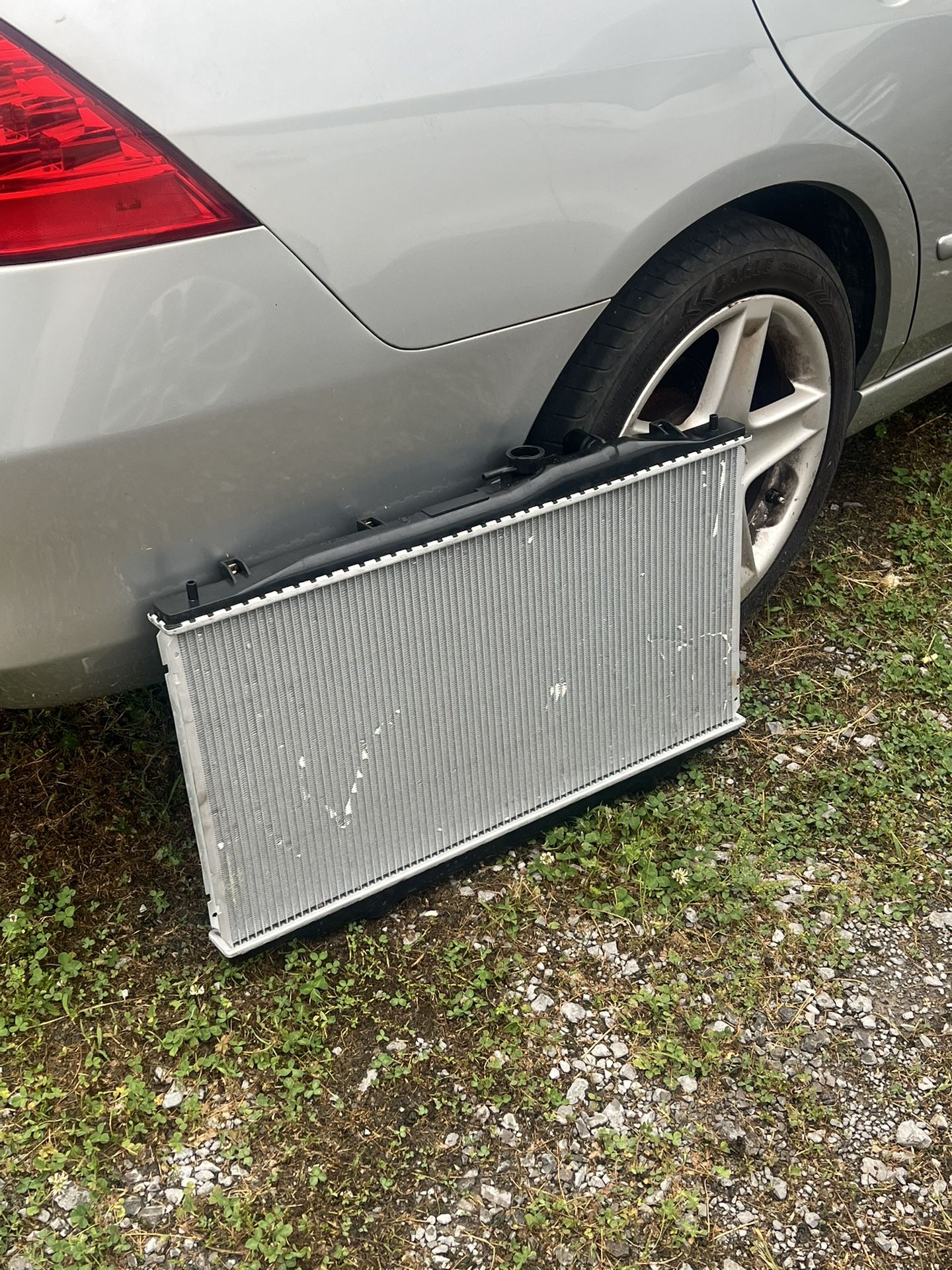 Radiator For 2003-2007 Honda accord V6 (J Series)