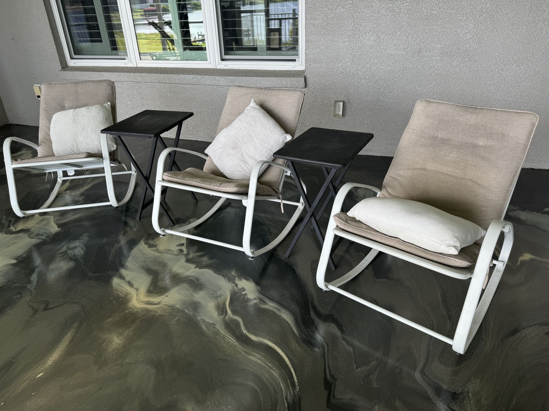 Patio Chair Set 3 Rocking Chairs And 2 Tables
