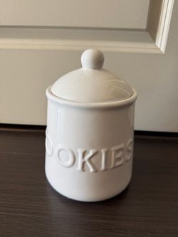 White Ceramic Cookies Jar with Lid