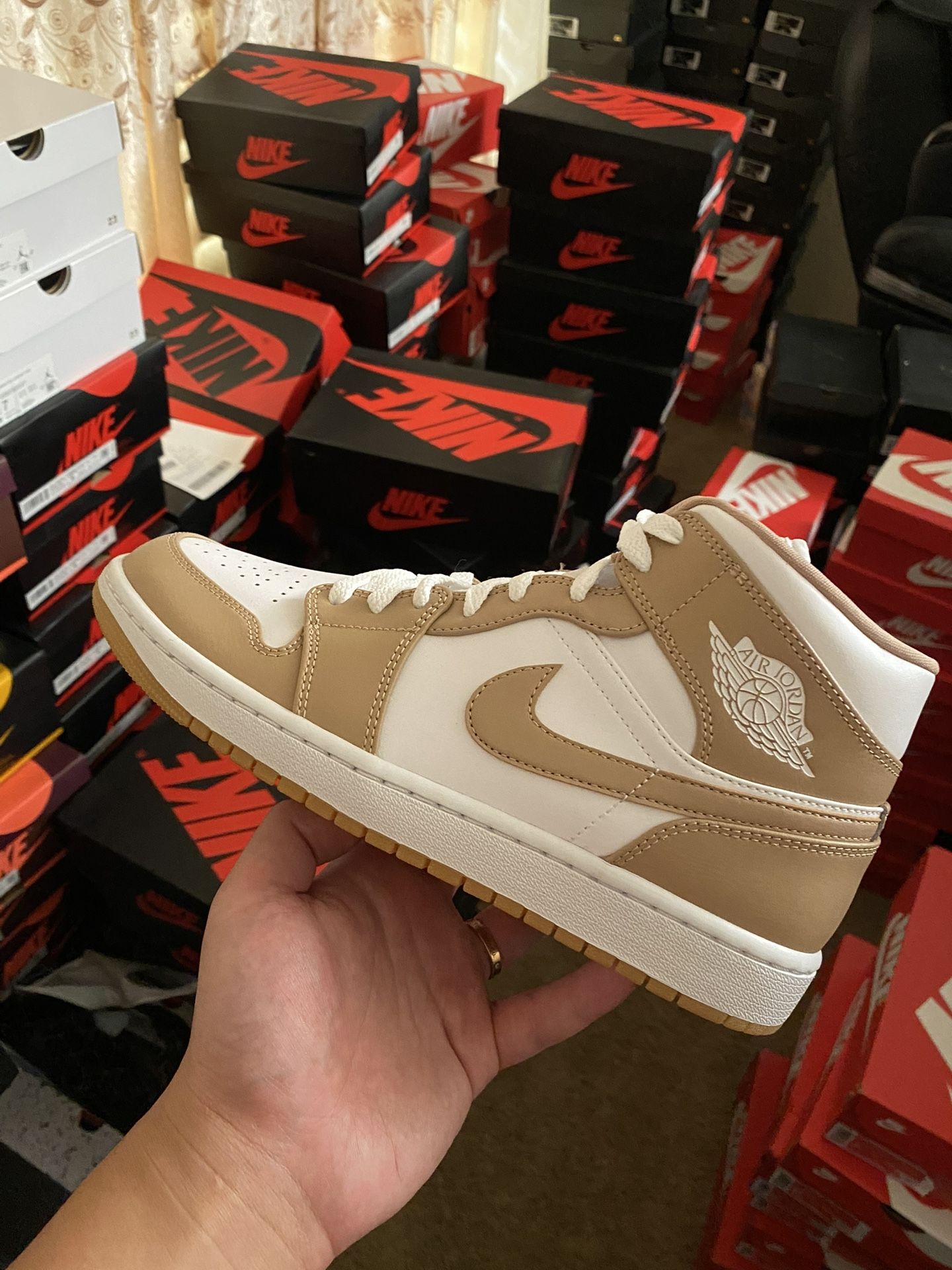Air Jordan 1 Mid Tan Gum Men Sizes 