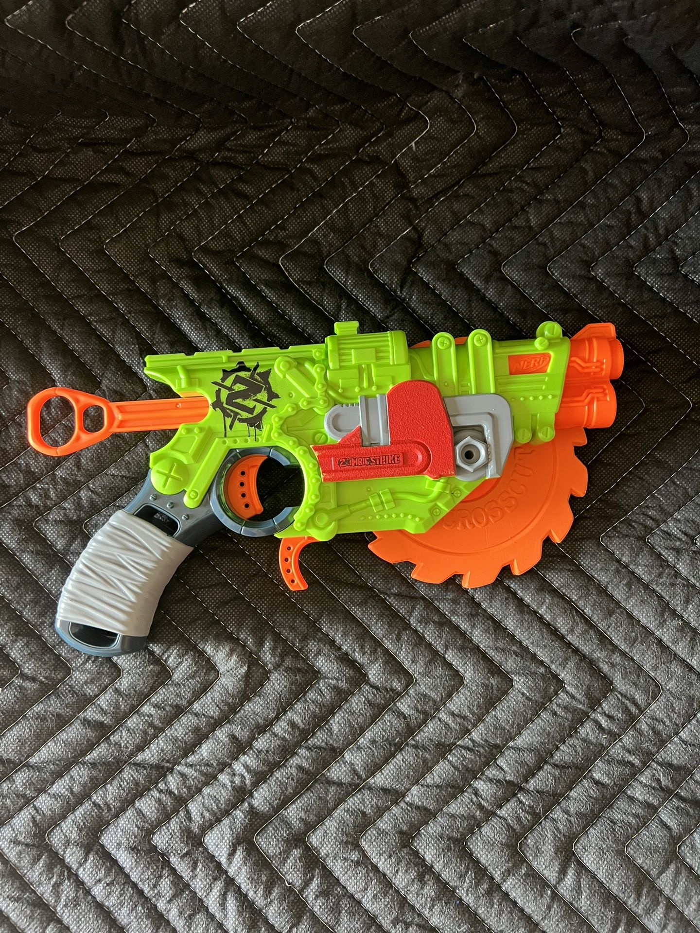 Nerf Zombie Strike Crosscut Blaster Pistol Buzz Saw Dart Gun Sidearm