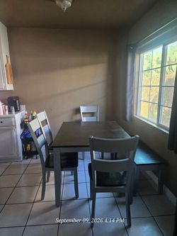 Dining table set