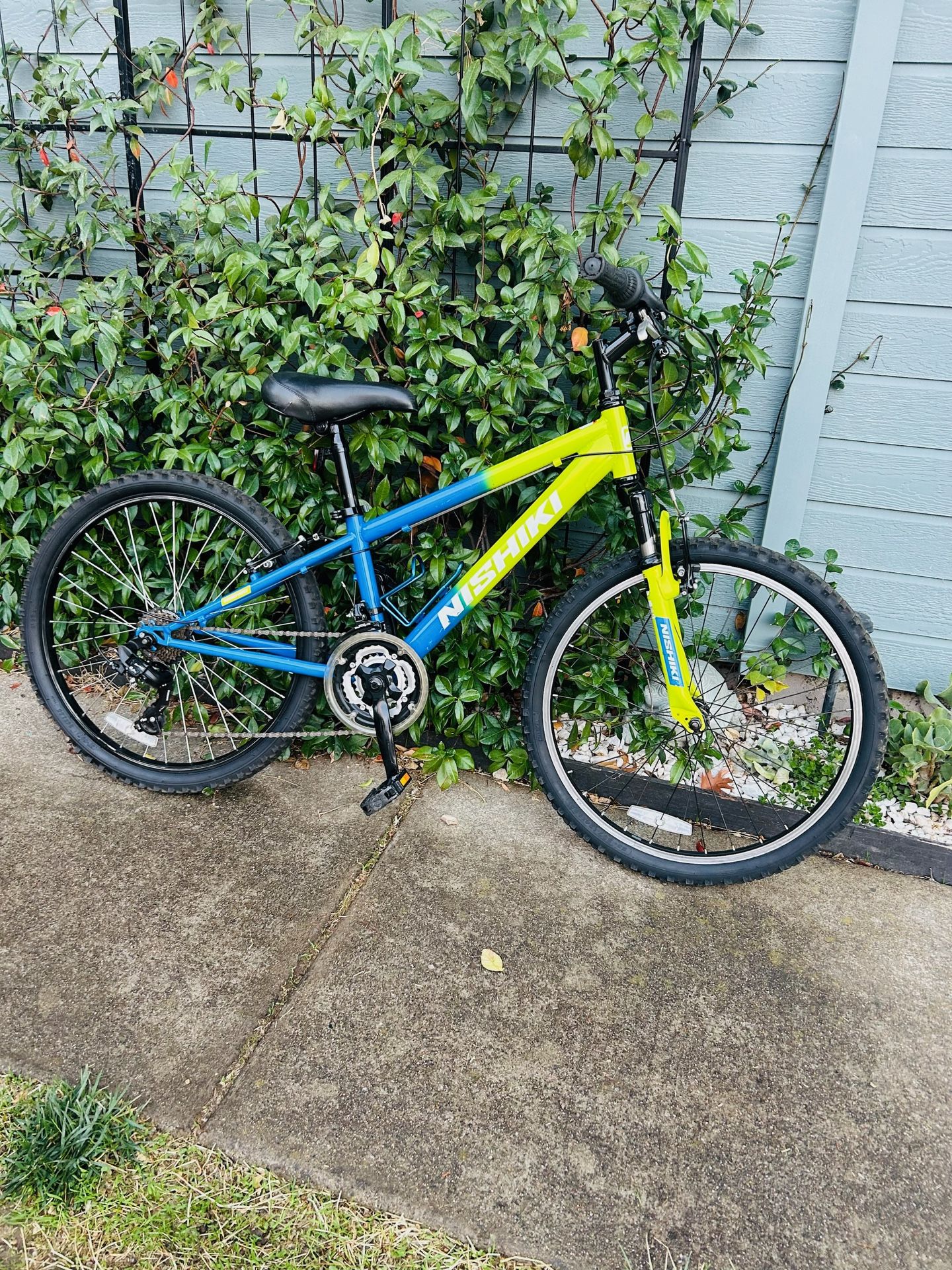 NISHIKI PUEBLO YOUTH MOUNTAIN BIKE 24” Wheels